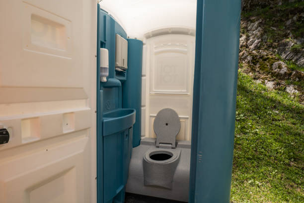 Portable bathroom rental in Linda, CA